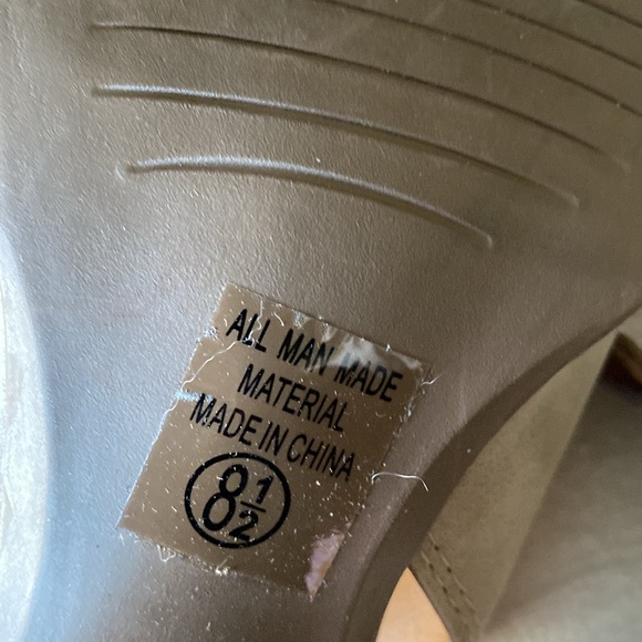 Open Toe Sz 8.5 Crisscross Straps High Heel Ankle wrapped sandals - Picture 9 of 10